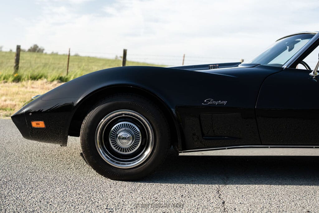 洋書 CORVETTE 1953-2023 Corvette Black Book: Michael Antonick